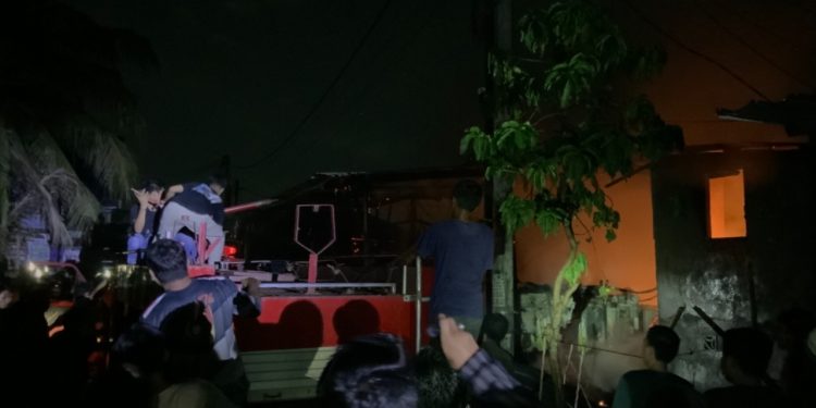 Kebakaran Workshop Unhas Hanguskan Dua Petak Ruko