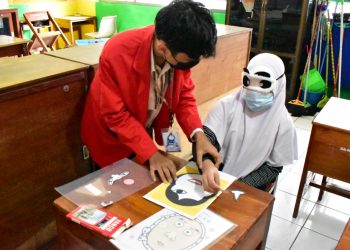 Tim PKM-PM Unhas Perkenalkan Terapi Bermain Bagi Anak Disabilitas