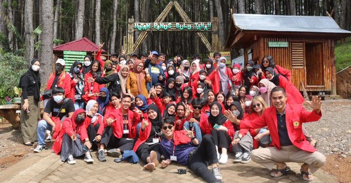 Tingkatkan Kepekaan Terhadap Masyarakat, Mahasiswa Sosiologi Unhas Ikuti Studi Lapang