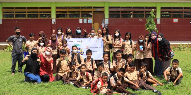 Penerima Beasiswa Sobi Unhas Sosialisasikan Gaya Hidup Ramah Lingkungan