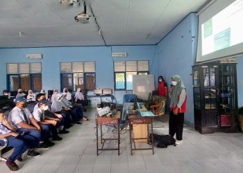 Mahasiswa KKN Takalar 4 Unhas Perkenalkan Internet Sehat dan Aman