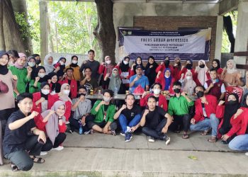 Ciptakan Pakan Komplit, Fapet Unhas Gelar Pelatihan Pembuatan Konsentrat