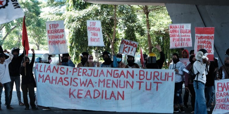 Aliansi Perjuangan Buruh dan Mahasiswa Tuntut Kepastian Kerja