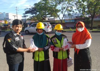 Prodi D-IV Agribisnis Peternakan Unhas Salurkan Bantuan Kepada Masyarakat Melalui Baksos