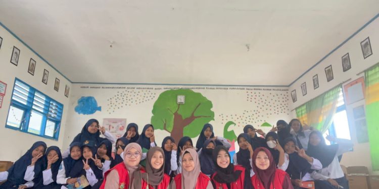 Mahasiswa KKN Stunting Unhas Desa Pakatto Ajak Remaja Putri Cegah Anemia