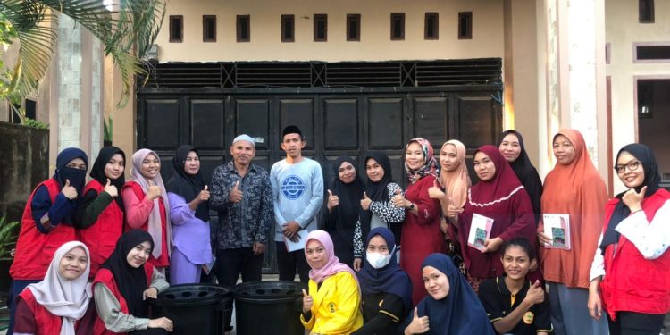 Mahasiswa Unhas Sosialisasikan Metode Budidamber pada Masyarakat Desa Je’nemadinging