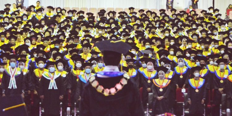 Wisuda Periode I Tahap 1 Tahun Akademik 2022/2023, Unhas Luluskan 919 Wisudawan