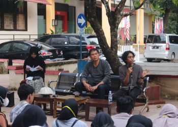 Diskusi KMFIB Unhas Ungkap Cara Sikapi Kritik Karya