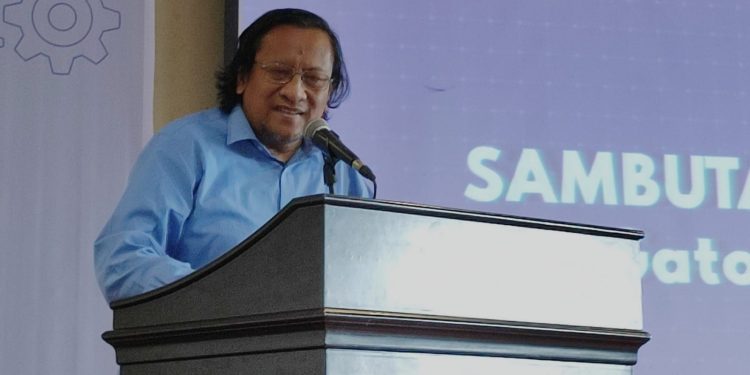 Sambutan Juri BKSTM, Ir Gatot Santoso MT pada LNT-RBM 2022 bertempat di gedung CSA FT Unhas, Kamis (13/10). IDENTITAS/Miftah Triya Hasanah