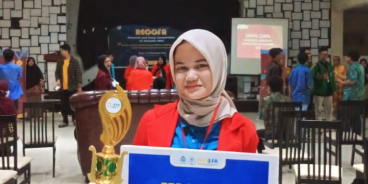 Mahasiswa HI Raih Juara 3 Pada Lomba Esai Tingkat Nasional - Identitas ...