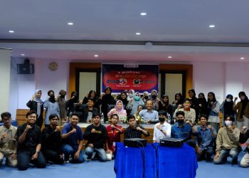 Foto bersama LPM se-Unhas dan WR 1, Minggu (30/10). IDENTITAS/Otto Aditia