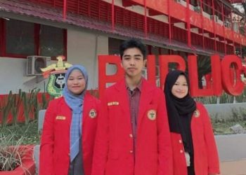 Tim Fakultas Kesehatan Masyarakat (FKM) Unhas raih gold medal pada The 1st Indonesian Public Health Olympiad (IPHO). Dokumentasi pribadi.