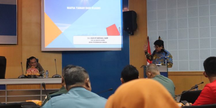 Kuliah Umum Unhas Ulas Cara Berantas Mafia Tanah