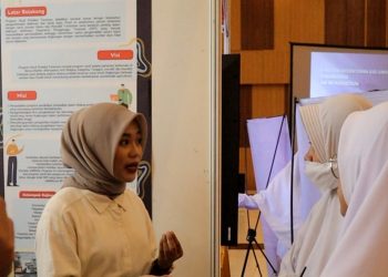 Suasana pengenalan prodi di stand Fakultas Pertanian Unhas pada Unhas Open Day (UOD) 2023, Sabtu (25/2). IDENTITAS/Nurul Fahmi Bandang