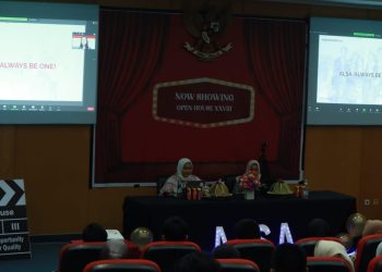 Sharing session bersama President of ALSA National Chapter Indonesia pada kegiatan Open House ke-XXVIII di Gedung Ipteks Unhas, Minggu (5/3). IDENTITAS/Zakia Safitri Sijaya