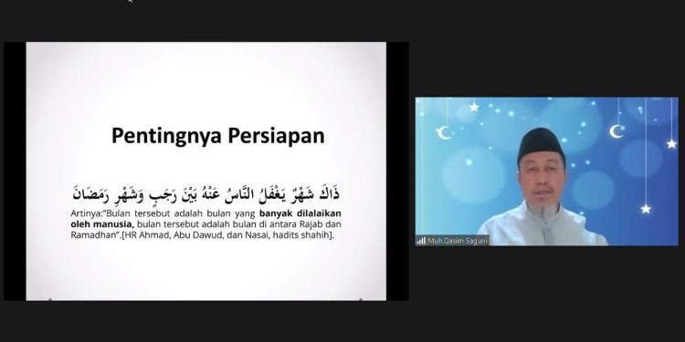 Pemaparan materi oleh Ketua Dewan Pengurus Pusat Wahdah Islamiyah, Ustadz Dr Ir H Muhammad Qasim Saguni MA pada Kajian Online: Tarhib Ramadhan FKep Unhas melalui Zoom Meeting, Kamis (16/3). Tangkapan layar