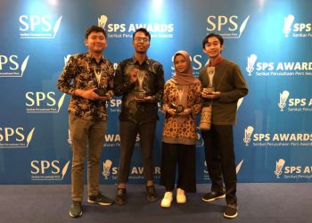 Redaktur Pelaksana PK identitas Unhas bersama pers mahasiswa dari LPM Bahana Mahasiswa Unri, LPM Dinamika UIN SU, dan LPM Sketsa Unmul di Jakarta, Senin (20/3). Dokumentasi pribadi