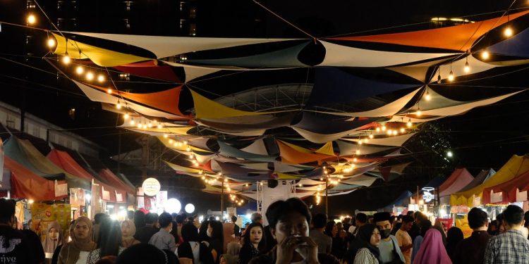 Potret Kemeriahan Pasar Ramadhan di Gedung Mulo