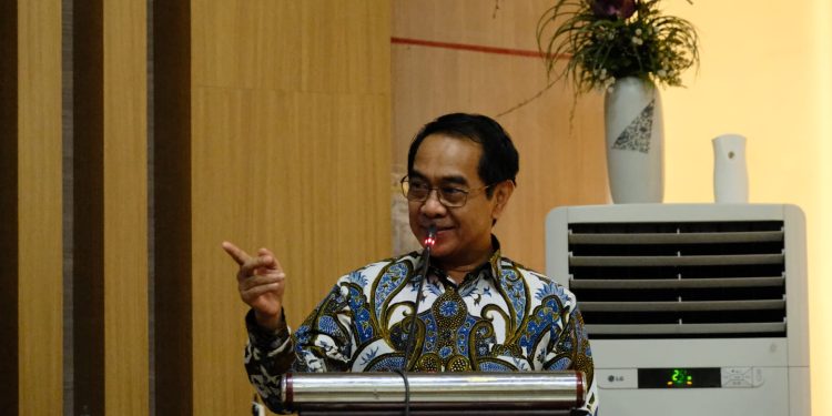Sambutan Rektor Unhas, Prof Dr Ir Jamaluddin Jompa MSc di Rumah Sakit Gigi dan Mulut Pendidikan Unhas, Jumat (14/4). IDENTITAS/Otto Aditia