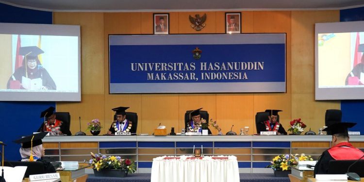 Unhas Kukuhkan Tiga Guru Besar Baru Fakultas Hukum