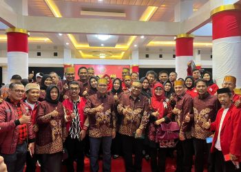 Foto bersama dalam kegiatan Pelantikan Pengurus Daerah IKA Unhas Kabupaten Bone di Watampone, Minggu (7/5). Dokumentasi pribadi