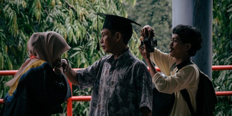 Musim Wisuda, Musim Rezeki