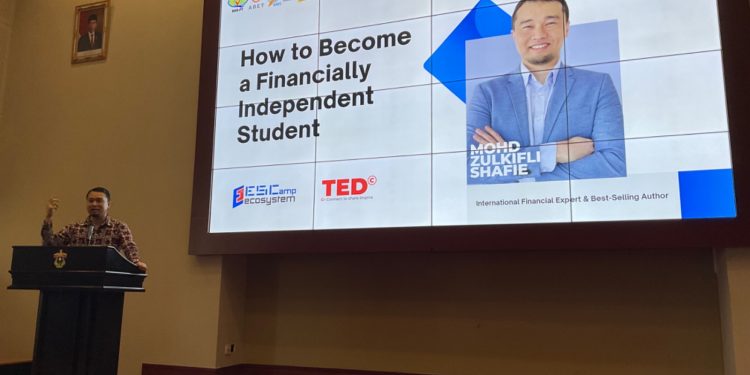 Seminar Teknik Elektro Unhas, Edukasi Mahasiswa Tentang Emas