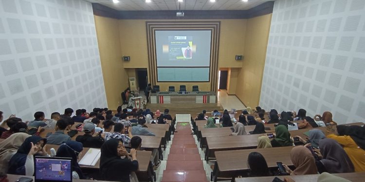 Kuliah Tamu Geofisika FMIPA Unhas Beri Gambaran Kerja Bagi Mahasiswa