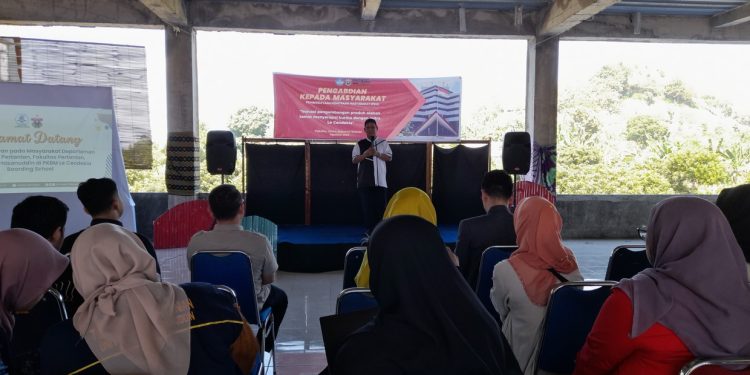 Pengabdian Masyarakat Faperta Unhas Beri Edukasi Inovasi Pengolahan Produk Tomat