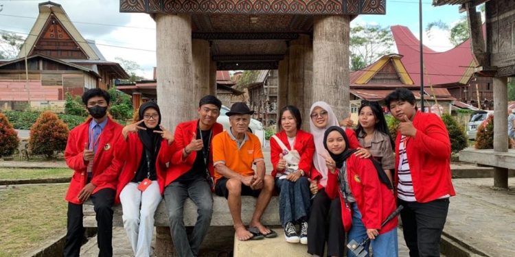 Jaga Keaslian Budaya, Humanis FIB Unhas Lakukan Penelitian Sejarah di Toraja