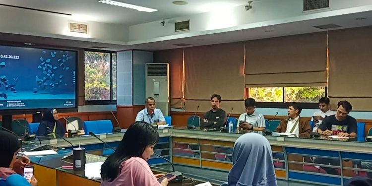 Suasana mediasi kedua di Gedung Rektorat Lt 4, Rabu (09/08). Sumber: IDENTITAS/ODT
