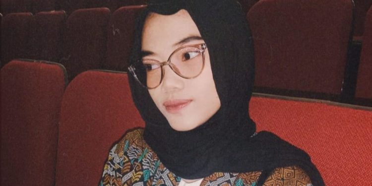 HTS: Bucin Elit, Jadian Sulit