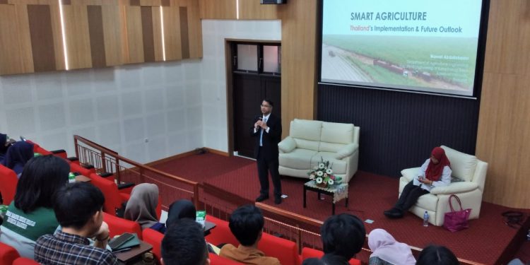 Dosen Thailand Bahas Smart Agriculture pada Kuliah Umum Faperta Unhas