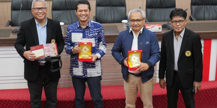 Kuliah Umum FEB Unhas Bahas Keamanan dan Kenyamanan Transaksi di Era Digital