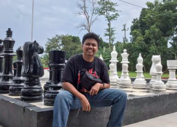 Achmad Ghiffary M, mahasiswa Fakultas Matematika dan Ilmu pengetahuan Alam Angkatan 2021