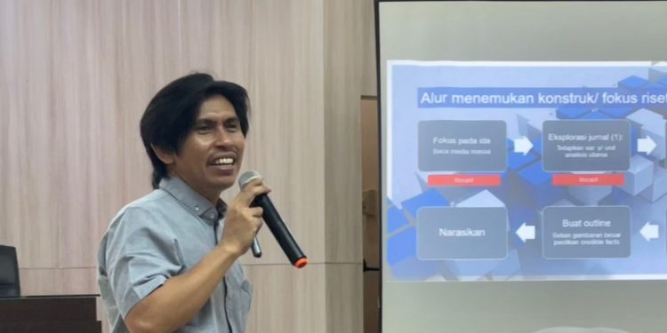 Kuliah Umum Psikologi Unhas Ungkap Kesehatan Mental Saintis di Perguruan Tinggi Rendah