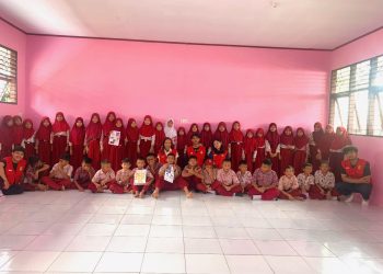 Mahasiswa KKN-T Pangkep Sosialisasi Pentingnya Kebersihan Lingkungan di Sekolah