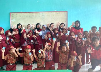 Mahasiswa KKNT Bantaeng Sosialisasi Siswa Makanan Empat Sehat Lima Sempurna