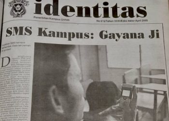 Bundel identitas edisi akhir April 2005 dengan judul berita utama "SMS Kampus: Gayana Ji"
