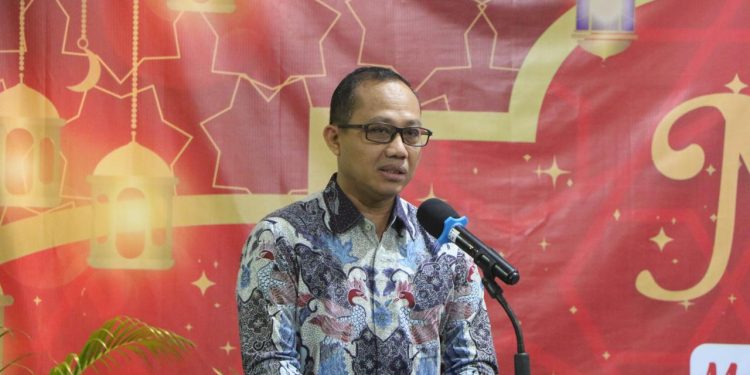 Wakil Rektor Bidang Akademik dan Kemahasiswaan Unhas menyampaikan kabar terkait 16 tim yang lolos pendanaan, Sabtu (27/04). Foto: Direktorat Kemahasiswaan.