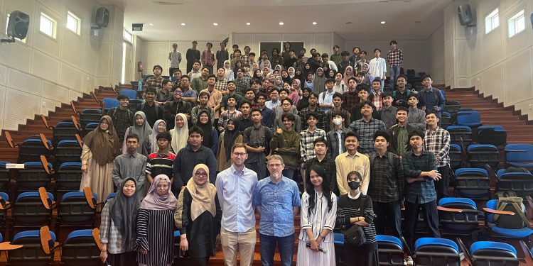 Kuliah Tamu Teknik Elektro Unhas Bahas Potensi Automated Driving di Indonesia