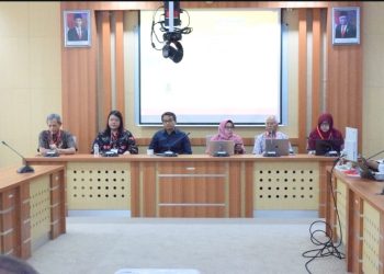 Rapat membahas terkait pelaksanaan ONMIPA-PT 2024 yang akan berlangsung di Unhas. Foto: Humas Unhas.