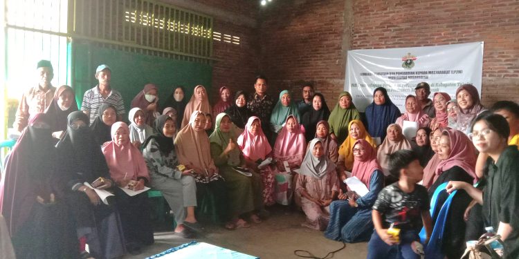 Foto Bersama setelah kegiatan pengabdian, Takalar, Sabtu (18/05). Foto: Dokumentasi Pribadi.