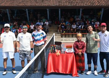 Prosesi sebelum Pertandingan Final Rektor CUP ATP 2024. Foto: Dokumentasi Pribadi