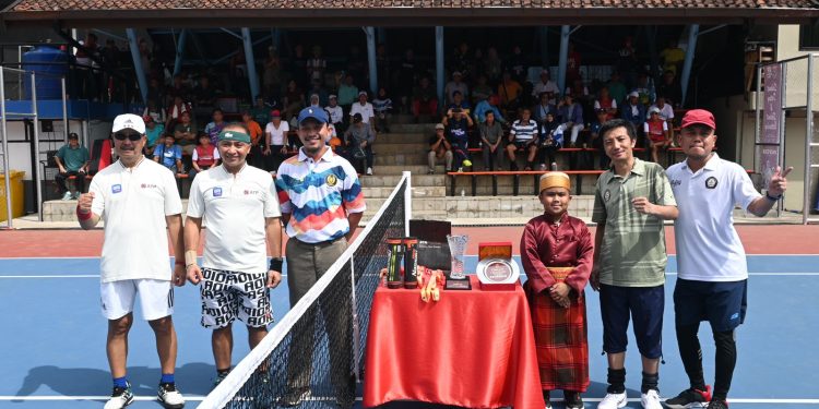 Prosesi sebelum Pertandingan Final Rektor CUP ATP 2024. Foto: Dokumentasi Pribadi