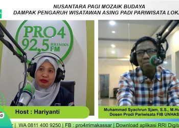 Dosen Prodi Pariwisata FIB Unhas saat membahas Dampak Pengaruh Wisatawan Asing pada Pariwisata Lokal, Sabtu (15/06). Foto: Tangkapan Layar