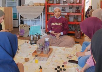 Workshop kolaborasi antara Artani.id bersama dengan @oand_co dalam membuat Wax Sachet. Foto: Dokumentasi Pribadi.