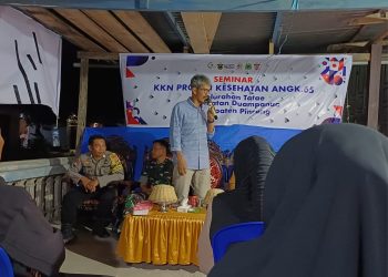 Sambutan Lurah Tatae, Kecamatan Duampanua, Kabupaten Pinrang dalam Seminar Program Kerja KKNPK angkatan 65 Unhas, Selasa (16/07). Foto: IDENTITAS/Nurul Fahmi Bandang.