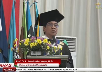 Pidato Rektor Unhas, Prof Dr Ir Jamaluddin Jompa MSc pada Wisuda Periode Juli tahun akademik 2023/2024 di Baruga AP Pettarani, Selasa (09/07). Foto: Tangkapan Layar.
