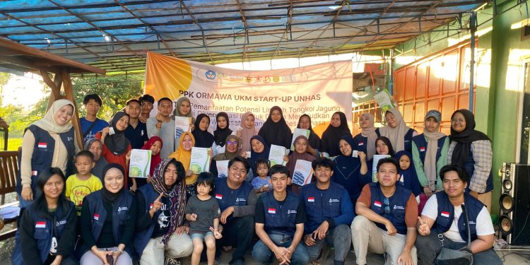 Tim PPK Ormawa Start-Up Unhas Gelar Pelatihan Pembuatan Teh Rambut Jagung